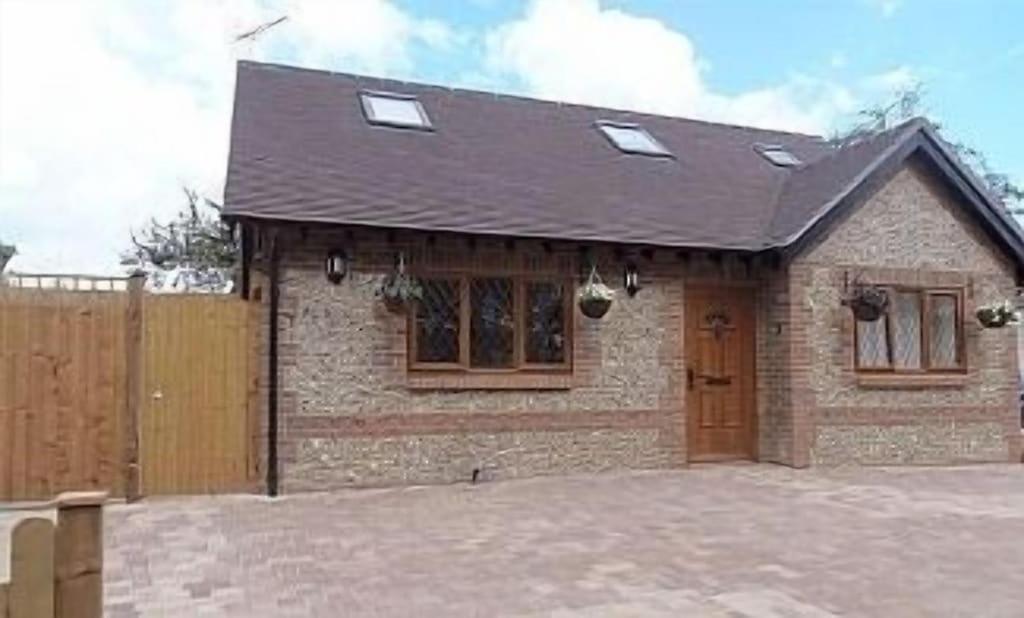 Hunters Retreat Villa Lyminster Exterior photo